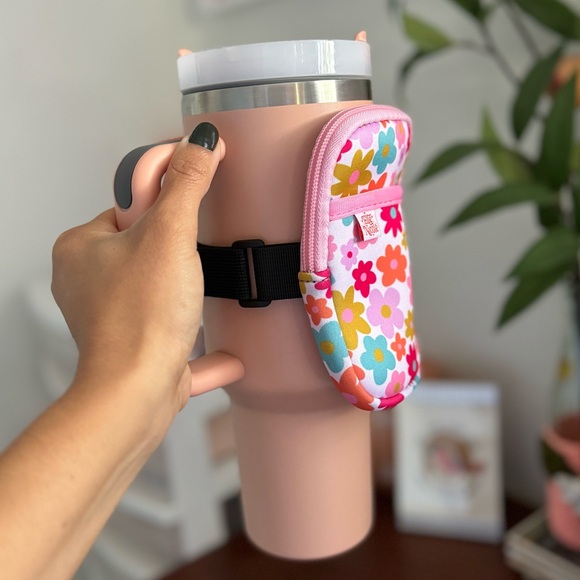 Water Bottle Backpack-Retro Florals - Picture 2 of 6